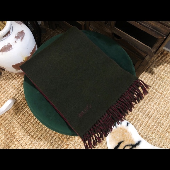 Authentic Celine two-sided Scarf - Picture 12 of 16